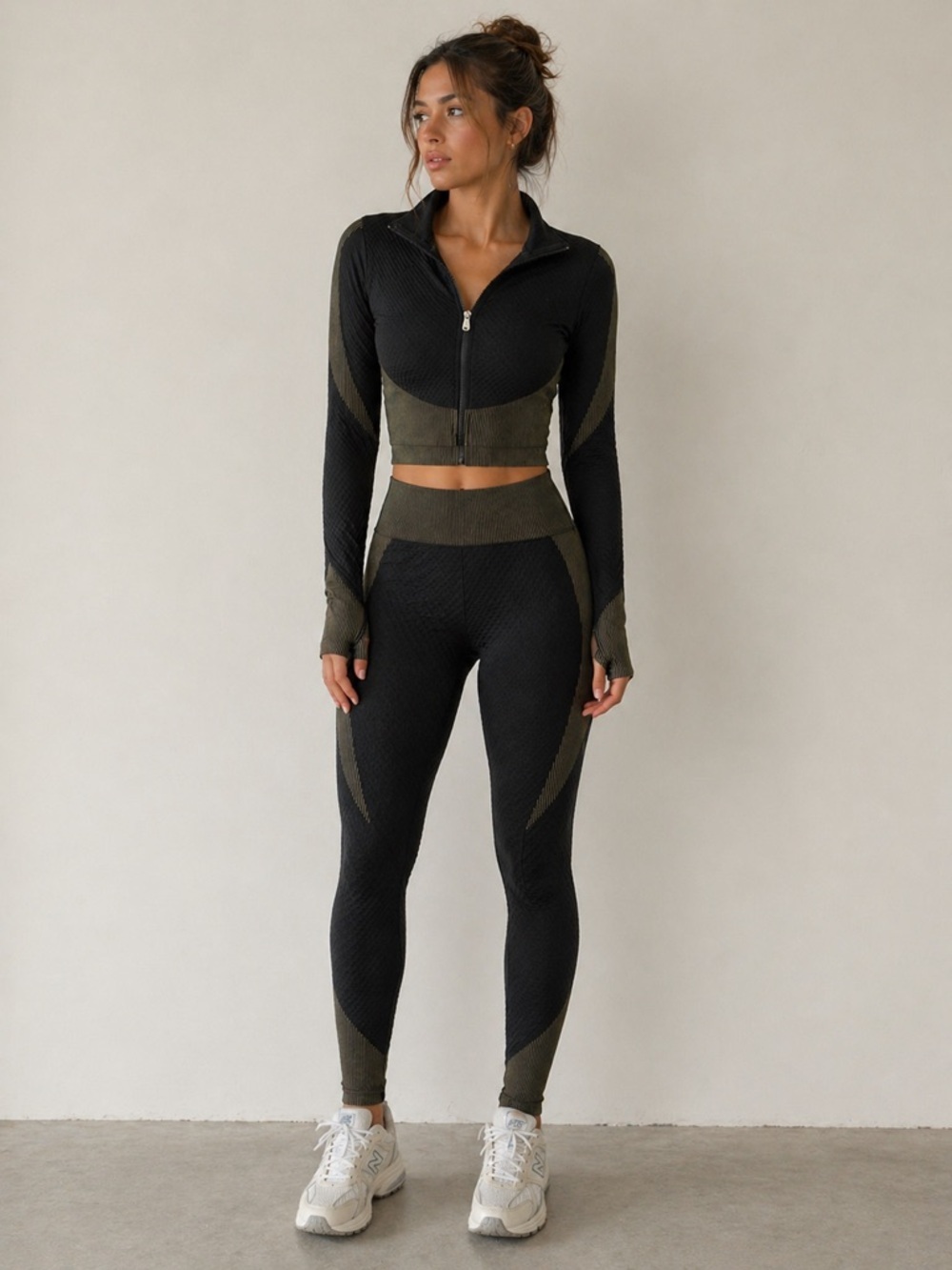 Black Gold Textured Seamless Activewear Set Medium